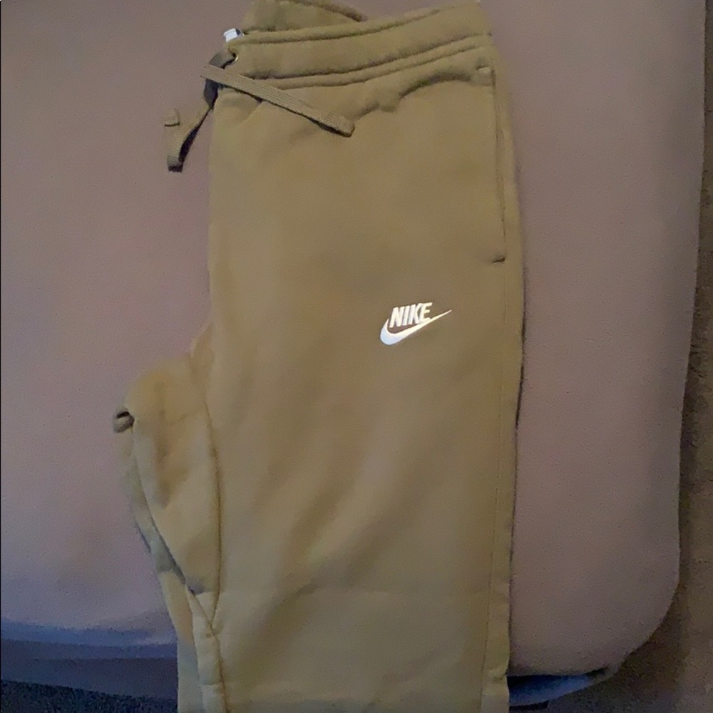 Nike Men’s Jogger sweatpants sz M